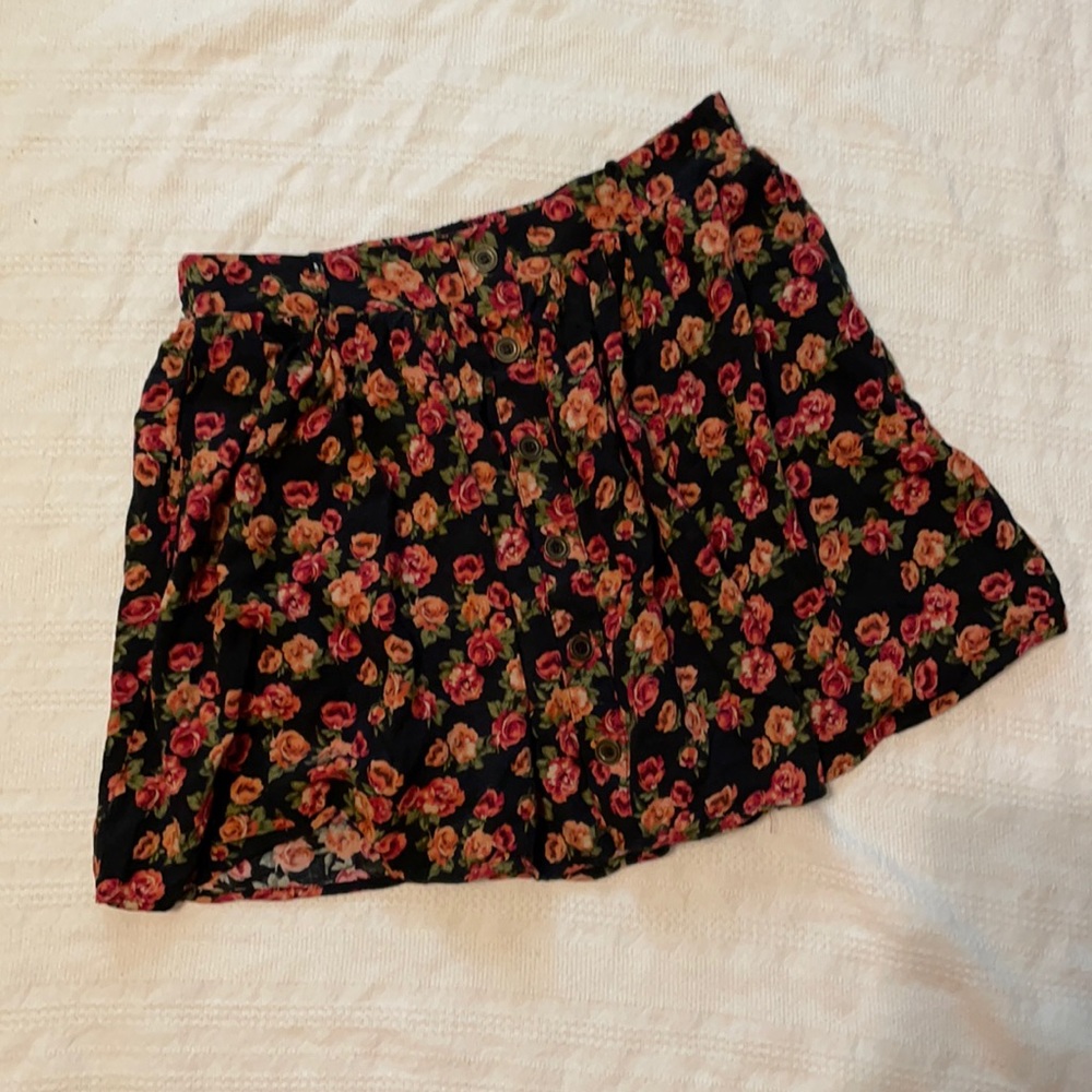 6 for $20 Delia’s floral roses button down skirt